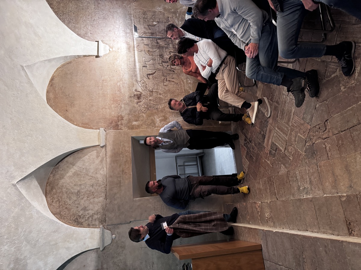 Partecipanti in visita guidata nel centro storico di Collescipoli